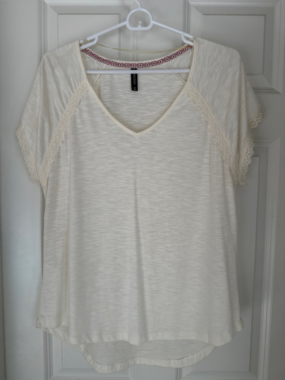 Massini Cream V-Neck Short Sleeve Top with Lace Trim